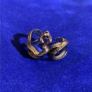 Size 7/8: Snake Cuff Ring
